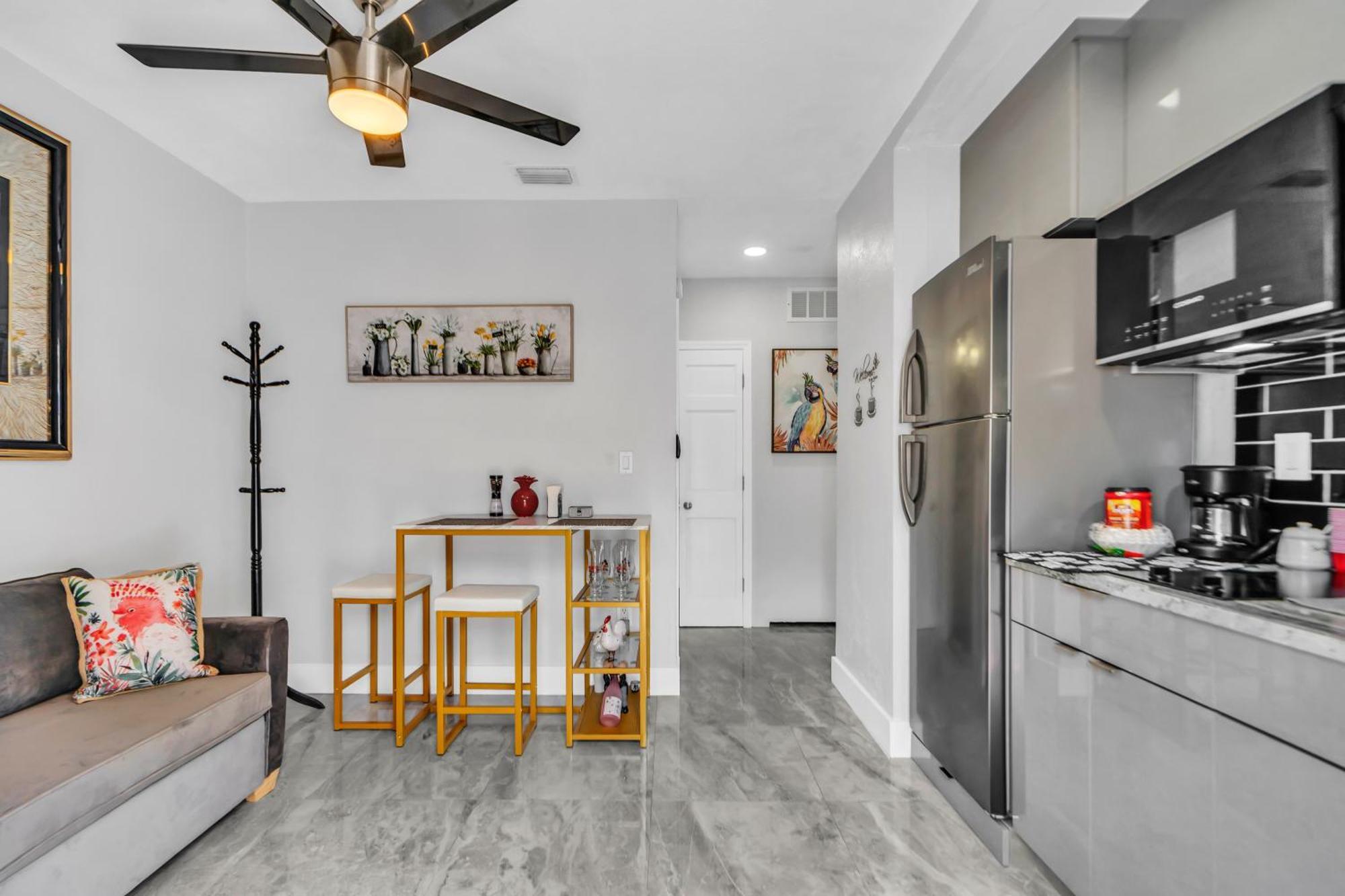 Little Gables Studio-Your Miami Escape-10Min Airport Екстериор снимка