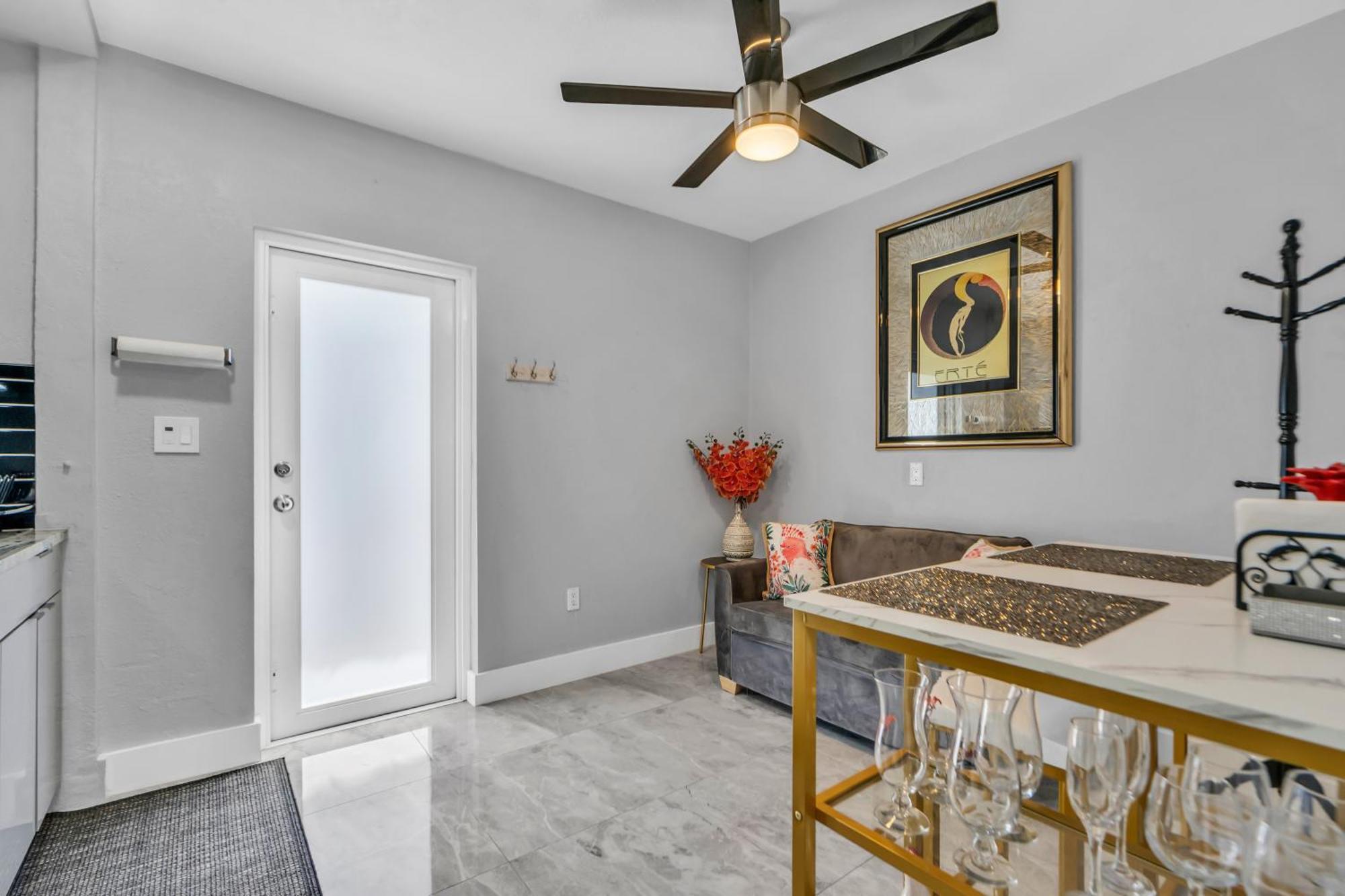 Little Gables Studio-Your Miami Escape-10Min Airport Екстериор снимка