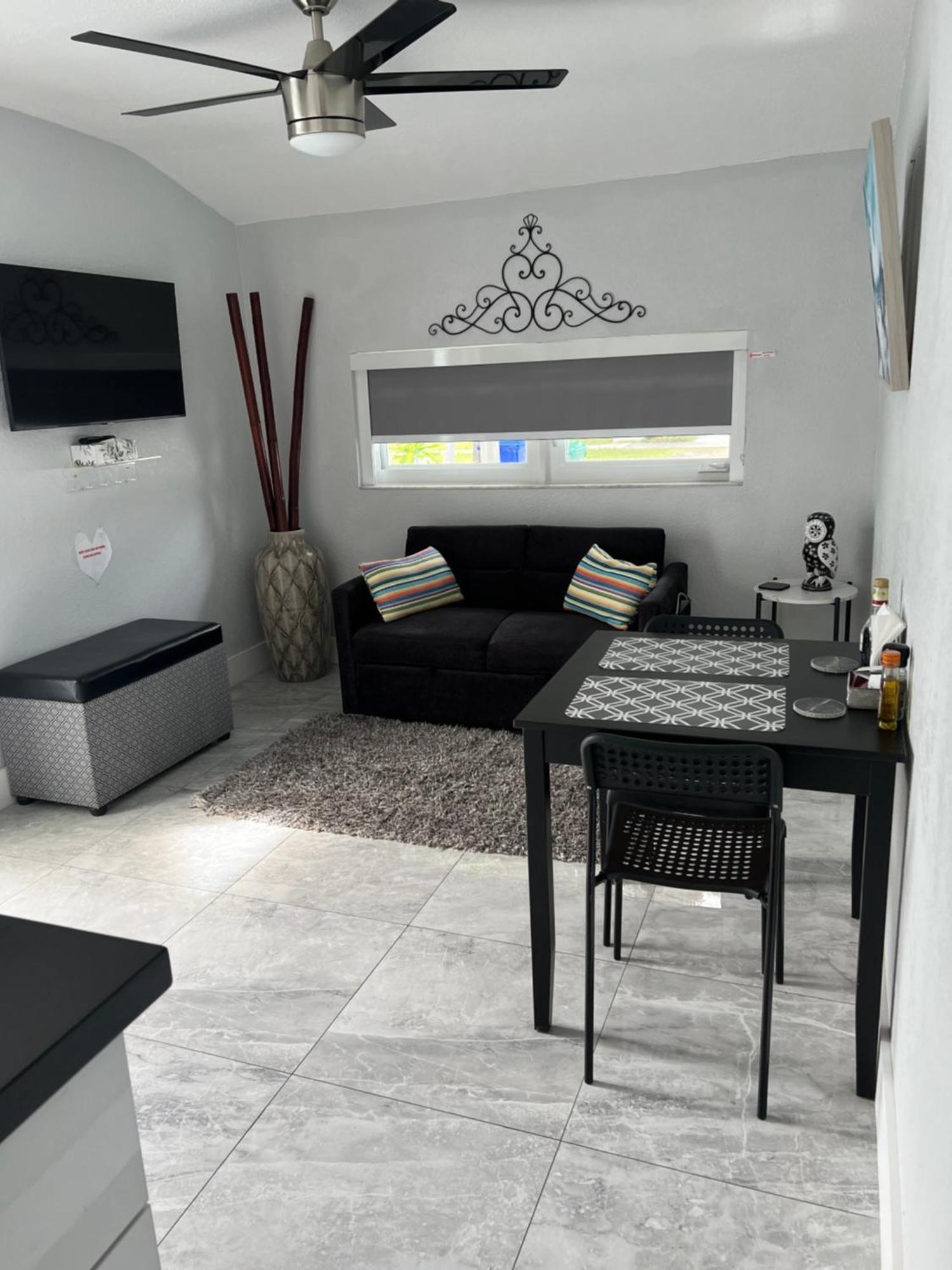 Little Gables Studio-Your Miami Escape-10Min Airport Екстериор снимка