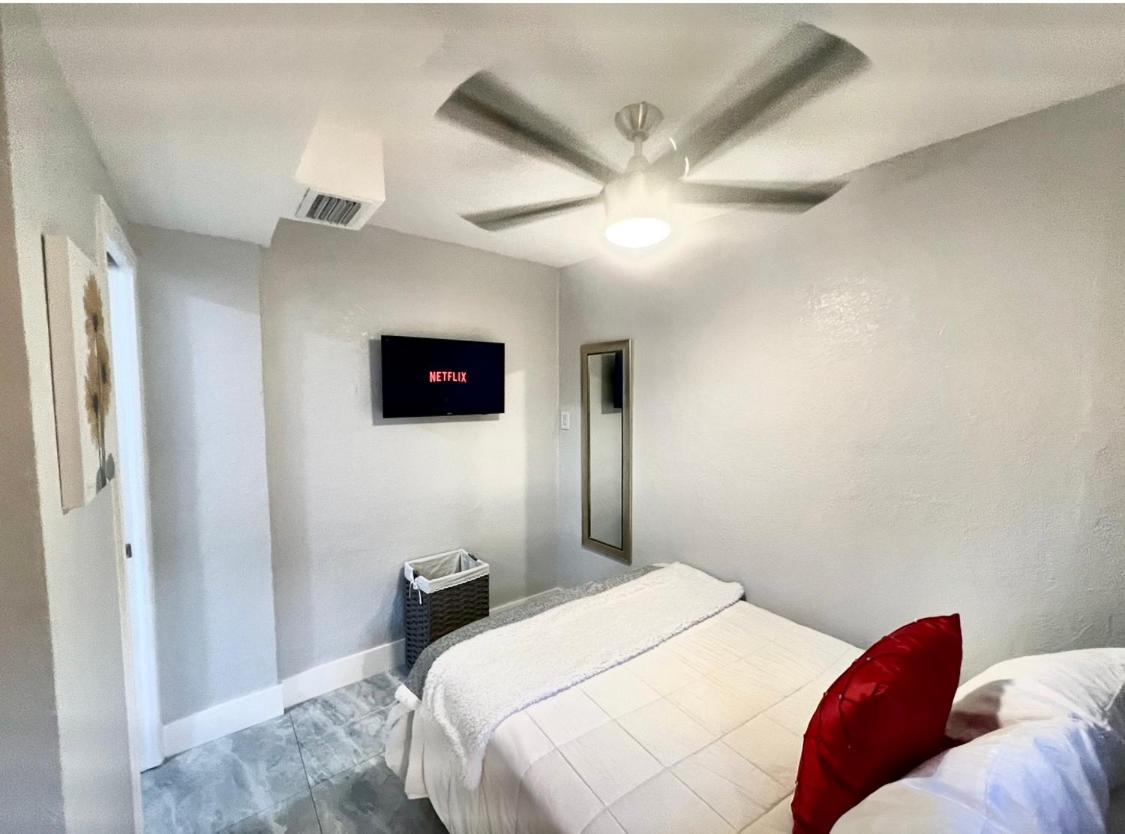 Little Gables Studio-Your Miami Escape-10Min Airport Екстериор снимка