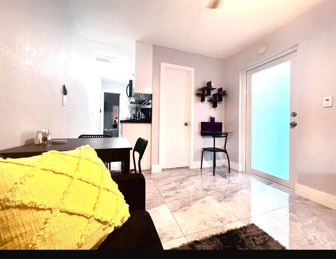 Little Gables Studio-Your Miami Escape-10Min Airport Екстериор снимка